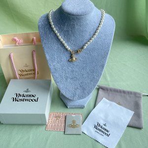 💎Vivienne Westwood Gold Safety Pin Pearl Necklace💎